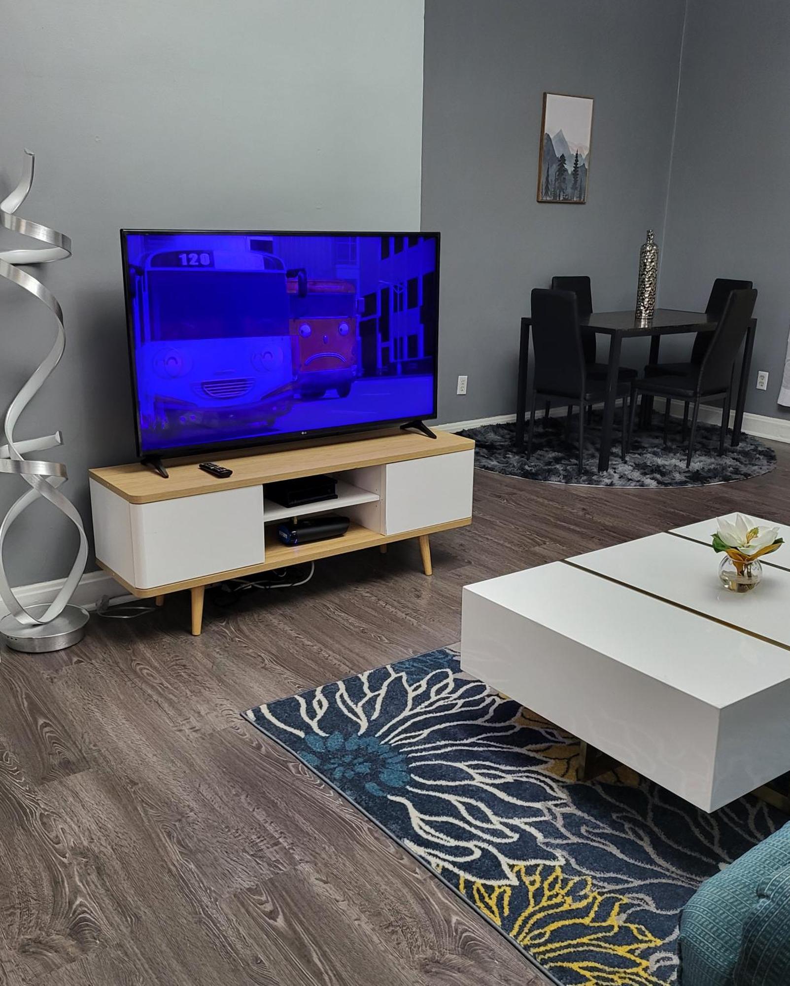 1 Bedroom In Columbus Osu District, Free Parking, Kitchen, Washer And Dryer, Central Location, Downtown, Hospital, Expocenter, Osu Stadium Bagian luar foto